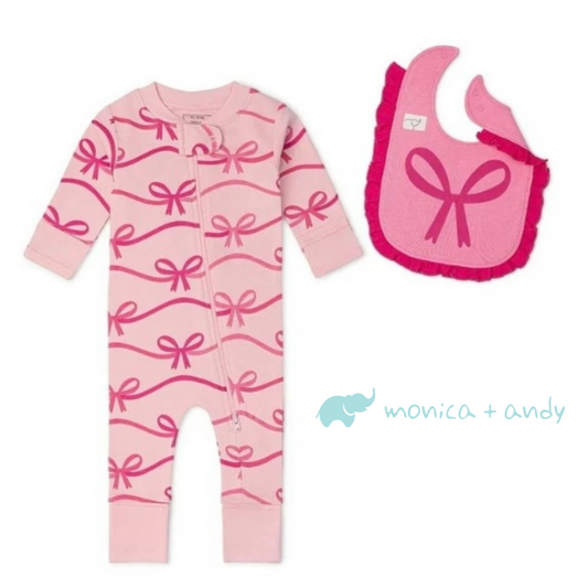 Pijama Rosada de Lazos con Babero